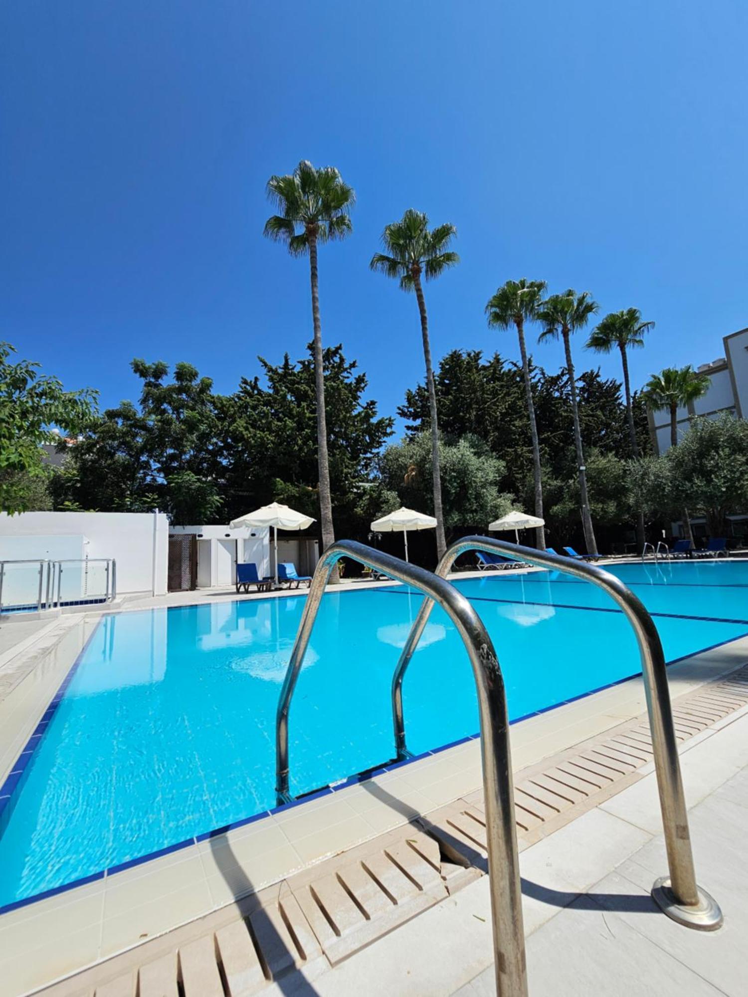 Park Palace Hotel Kyrenia  Exterior foto