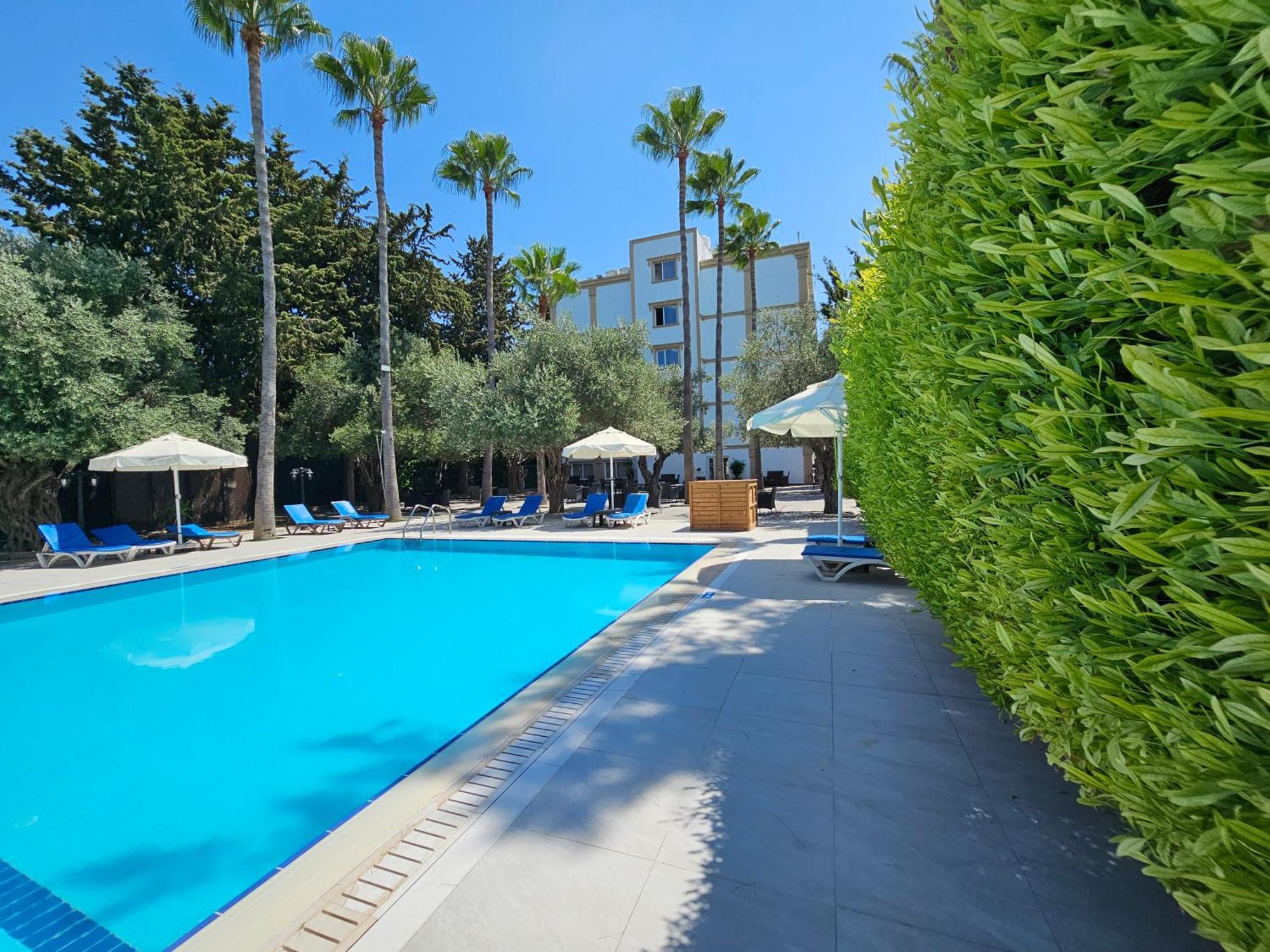 Park Palace Hotel Kyrenia  Exterior foto