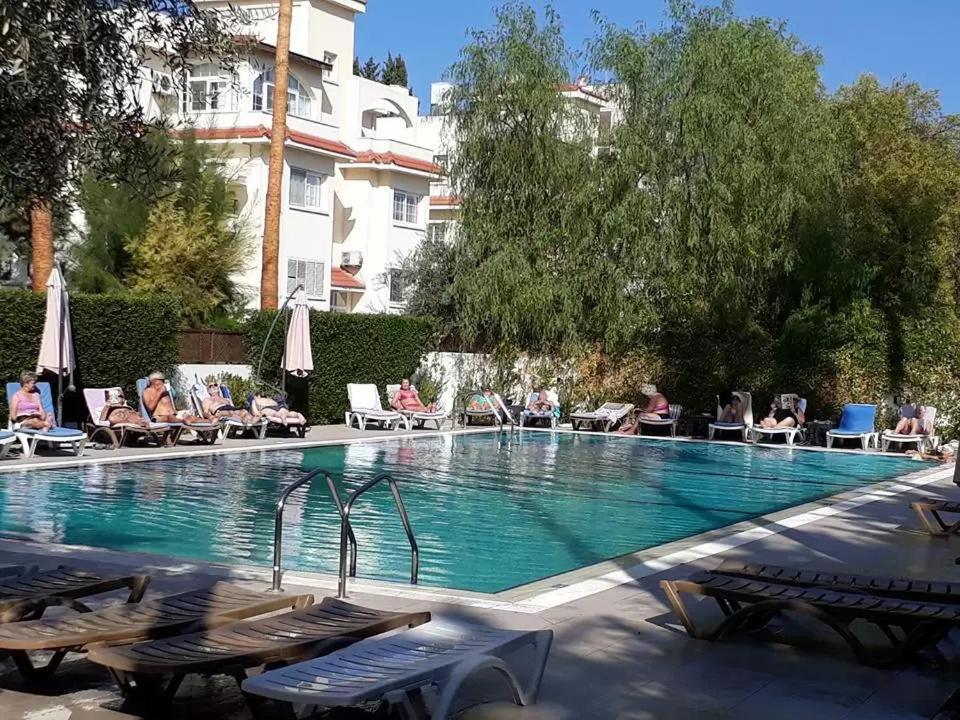 Park Palace Hotel Kyrenia  Exterior foto