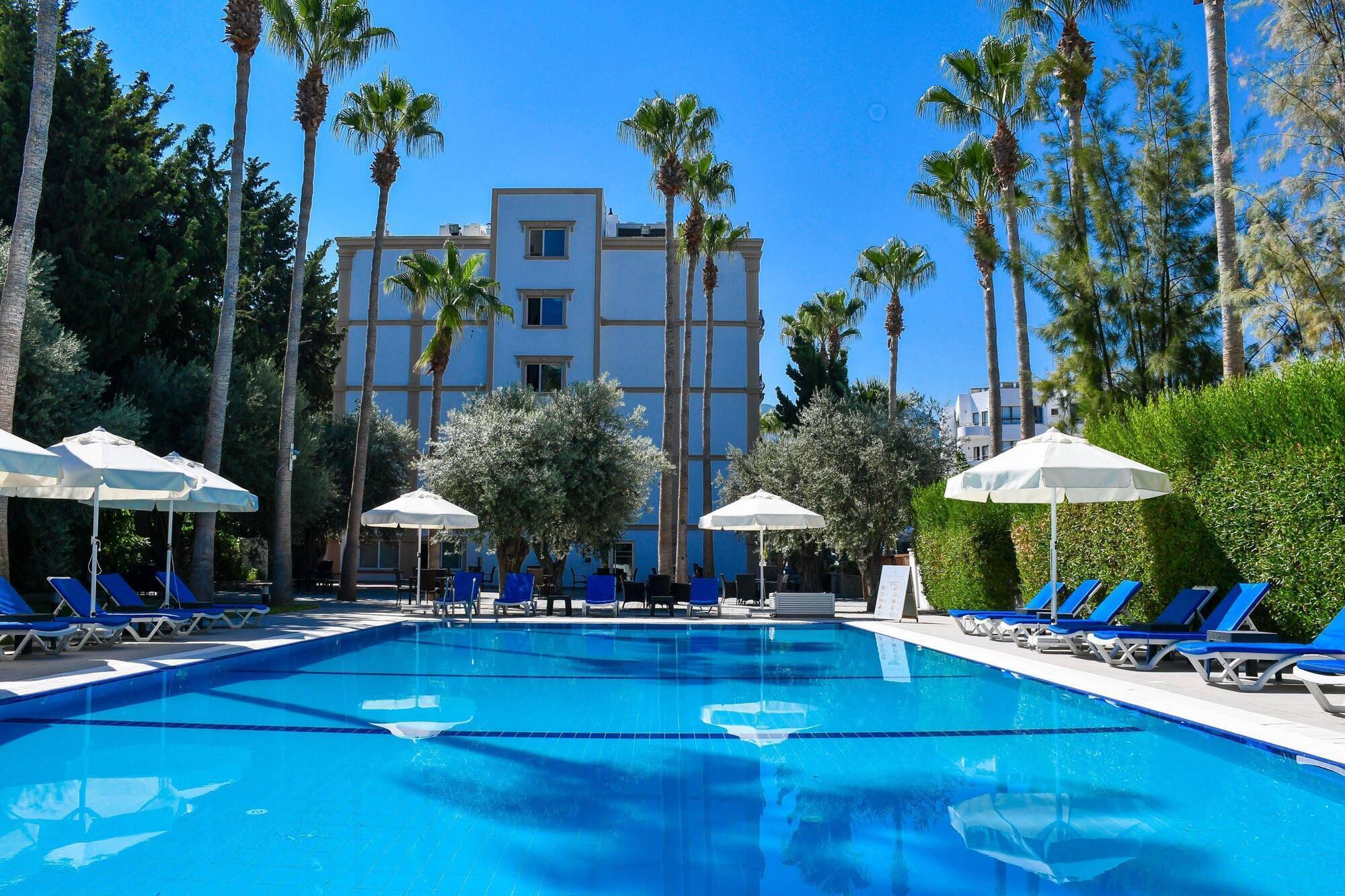 Park Palace Hotel Kyrenia  Exterior foto